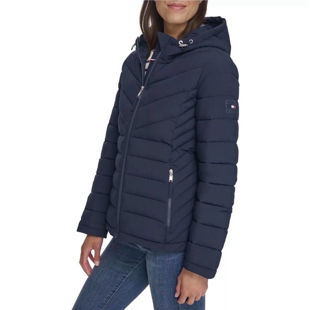 NWT Tommy Hilfiger Hooded Packable Puffer Jacket in Black Size Large Womens - Picture 2 of 7